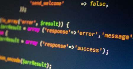 Jaki język programowania wybrać? Python wyprzedził Javę, JavaScript wciąż liderem