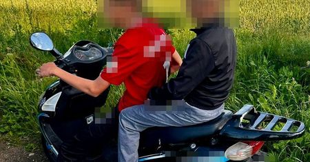 14-latek wiózł na skuterze 11-latka. Jechali bez kasków