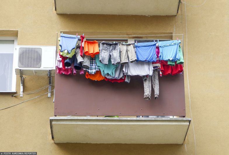 Grzywna za suszenie prania na balkonie. Przepisy są jednoznaczne