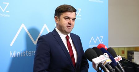 Koronawirus. Przemysław Czarnek zakażony. MZ: Procedury dotyczą każdego