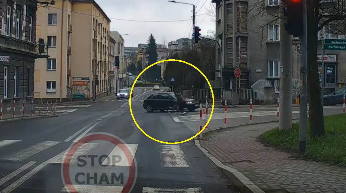 Rowerzysta cudem uniknął tragedii. Internauci są bezlitośni