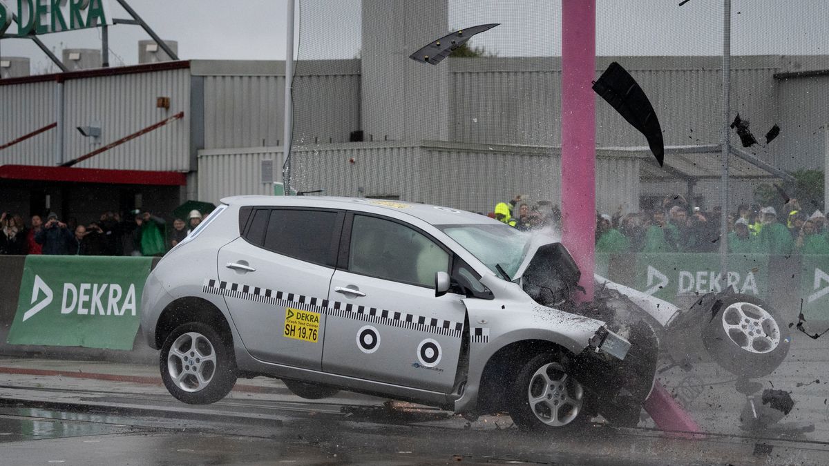 Nissan Leaf podczas testu zderzeniowego Dekry