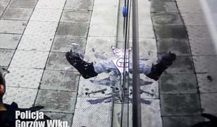 Butem wybił szybę w tramwaju. Jest w rękach policji