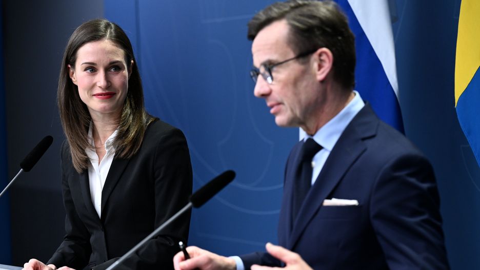 Finland's Prime Minister Sanna Marin (L) and Sweden's Prime Minister Ulf Kristersson attend a joint news conference at the government headquarters Rosenbad in Stockholm, Sweden, 02 February 2023. EPA/Jonas Ekstromer SWEDEN OUT Dostawca: PAP/EPA.