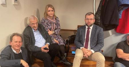 Poseł PiS publikuje zdjęcie z siedziby TVP: "Woronicza, piętro 8"