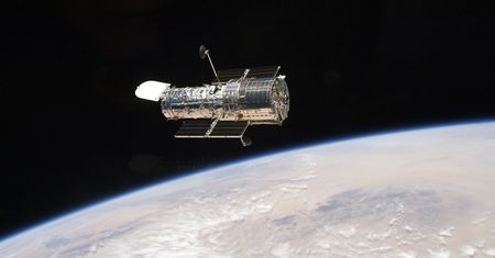 Teleskop Hubble ostatnio „choruje” i nie prowadzi obserwacji naukowych