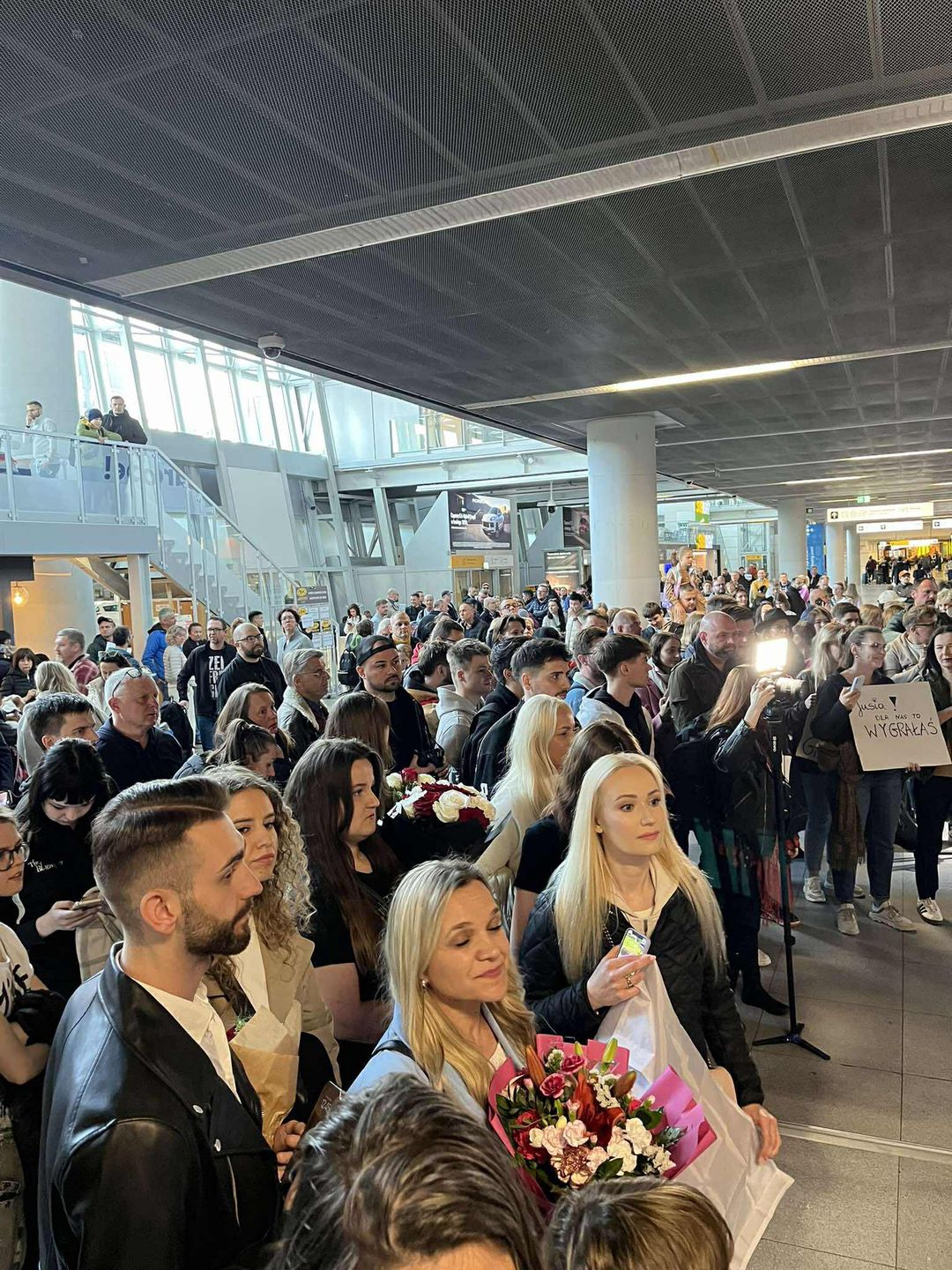 Tak fani witali Justynę Steczkowską na lotnisku 