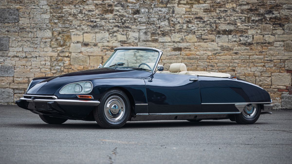 DS wygląda pięknie - zarówno z dachem, jak i bez niego.