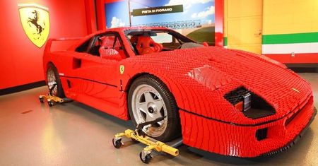 Lego zrobiło pełnowymiarowe Ferrari F40. To pierwsza taka replika