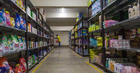 "Ciemne sklepy" na cenzurowanym. Pierwsze miasto zakazało ich otwierania