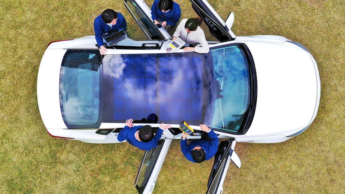Panele fotowoltaniczne Hyundaia pojawią się nie tylko w samochodach elektrycznych czy hybrydowych, ale także w spalinowych.