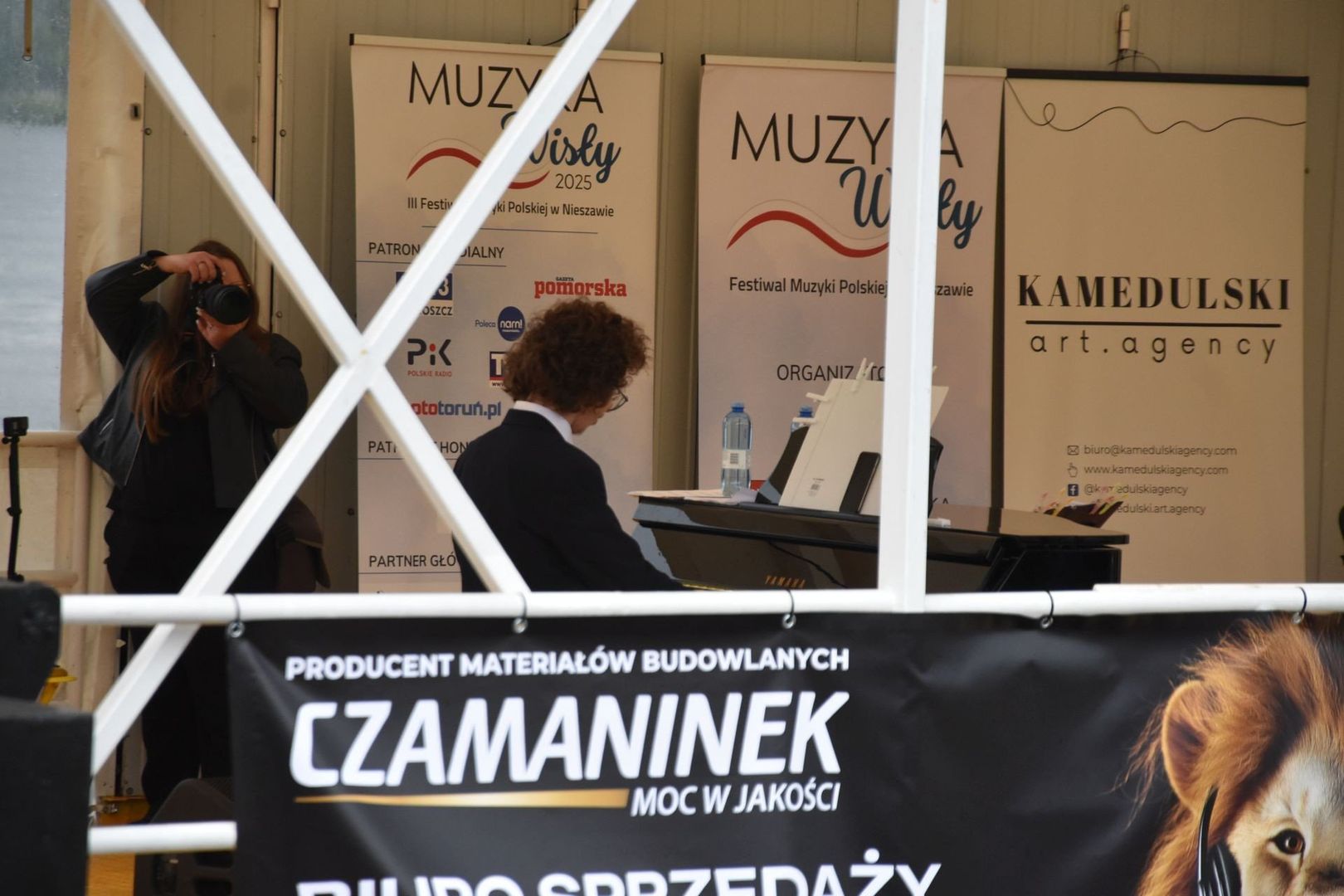 Festiwal Muzyki Polskiej &#34;Muzyka Wisły&#34; 2025 w Nieszawie. Zdjęcia z koncertu na promie