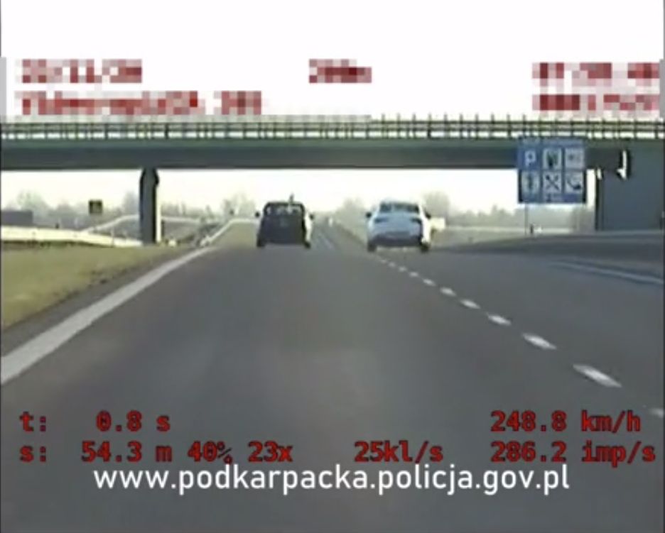 Jechał 248 km/h pod wpływem alkoholu i narkotyków. Stracił prawo jazdy