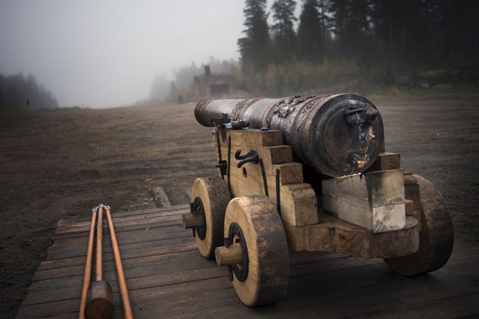 W Szwecji testują na poligonie 400-letnią broń. Zbudowano ją na wojnę z Polską!