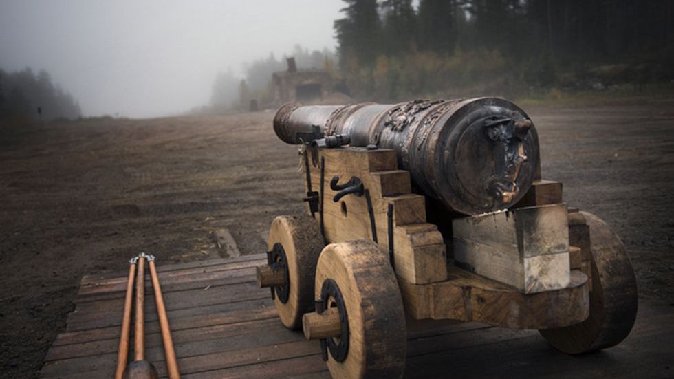 W Szwecji testują na poligonie 400-letnią broń. Zbudowano ją na wojnę z Polską! 1
