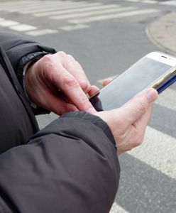 Pierwsze miasto w Europie zakazuje telefonów. "To absorbujące urządzenia"