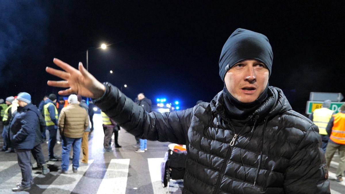 Protest na granicy w Dorohusku. Na for. Hubert Ojdana, który odbiera pogróżki od osób z Ukrainy