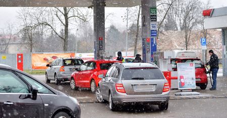 Niemcy przyjeżdżają tankować do Polski. Ich przygraniczne stacje paliw mogą upaść