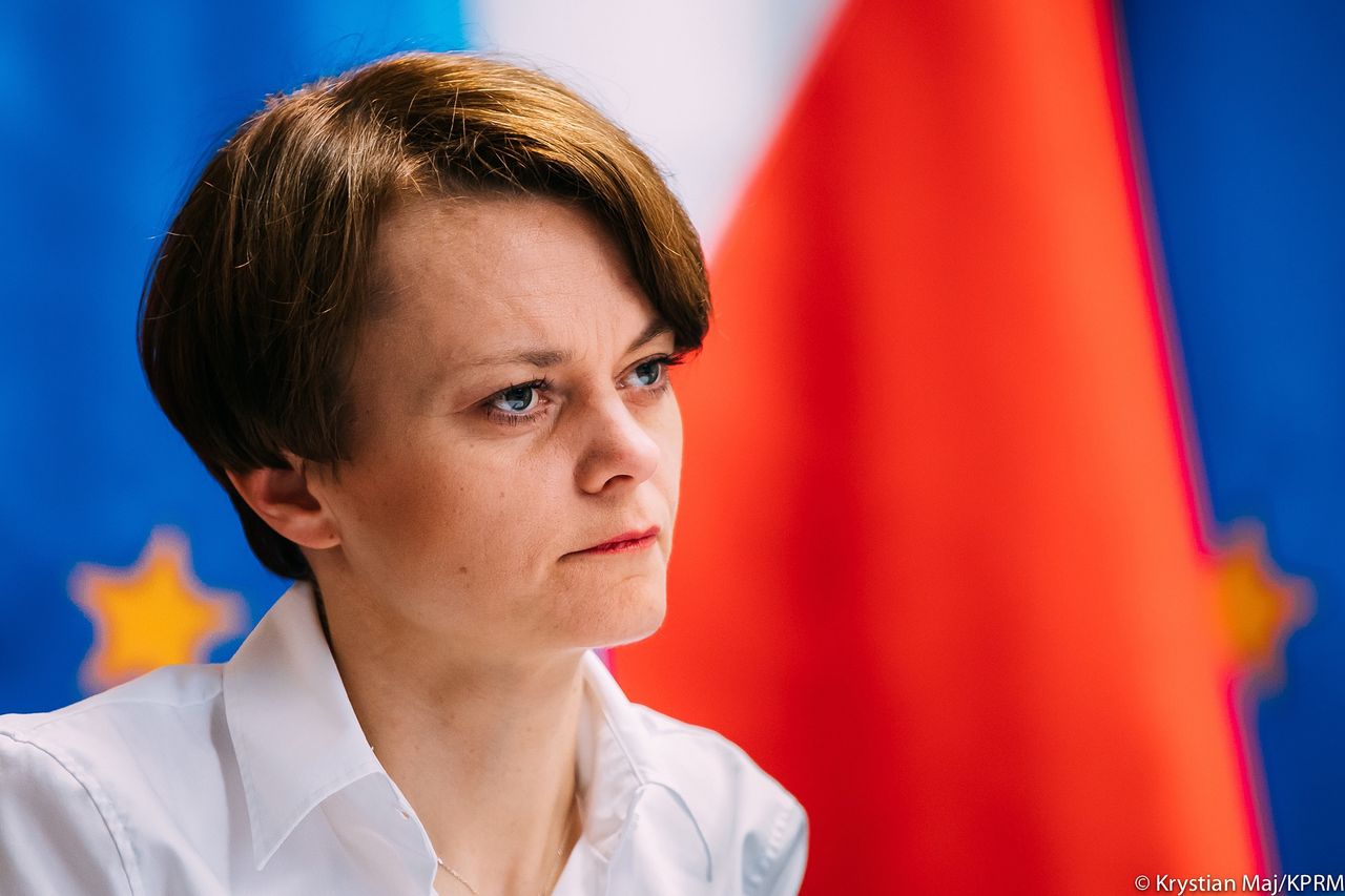 Dzień kobiet. Emilewicz: Konieczne wsparcie państwa dla kobiet przedsiębiorczych i tych, które pracują w domu
