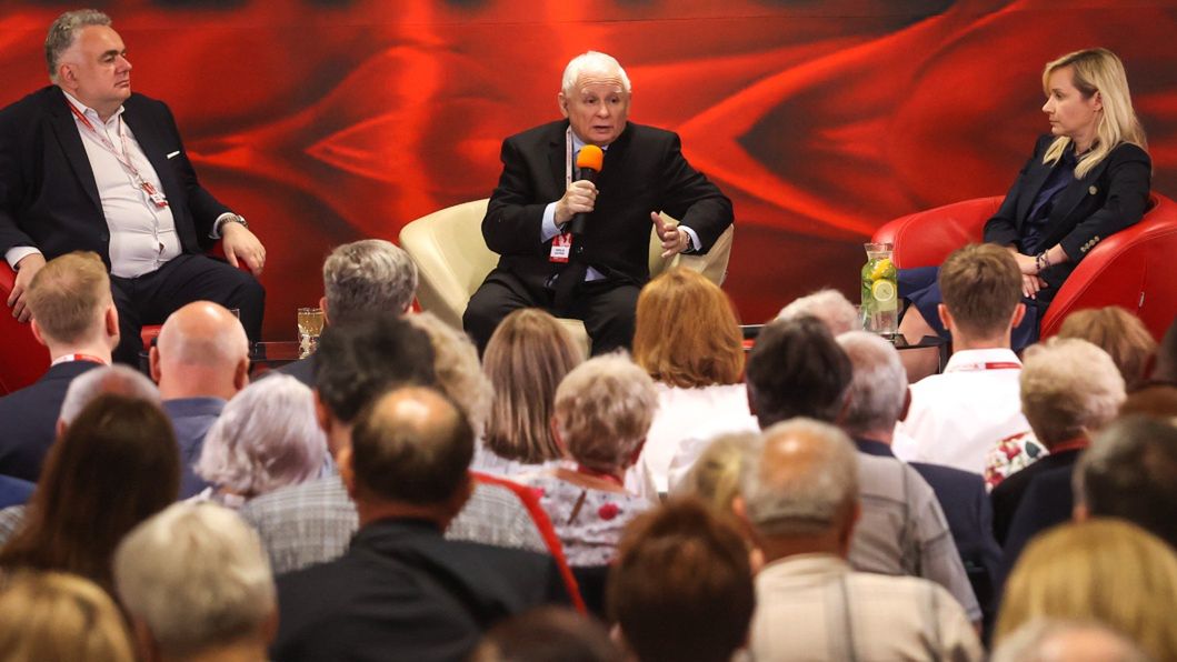 XVIII Zjazd Klubów "Gazety Polskiej". Tomasz Sakiewicz, Jarosław Kaczyński i, Katarzyna Gójska.