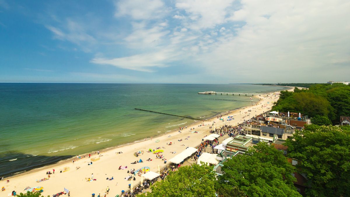 Kołobrzeski ratownik mówi o zachowaniu turystów.