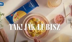 Joanna Krupa w kampanii gotuje Lubellę z vege klopsikami