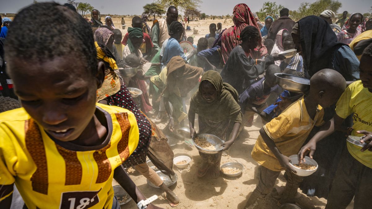 Ocalali, którzy uciekli z El Fasher w północnym Darfurze