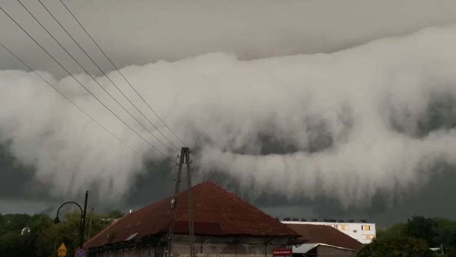 Chmura szelfowa nad Polską