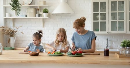 Dieta lekkostrawna dla dzieci [zasady i propozycje dań]