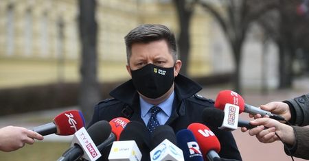Lockdown w Polsce. Dworczyk: W czwartek dalsze decyzje dotyczące obostrzeń