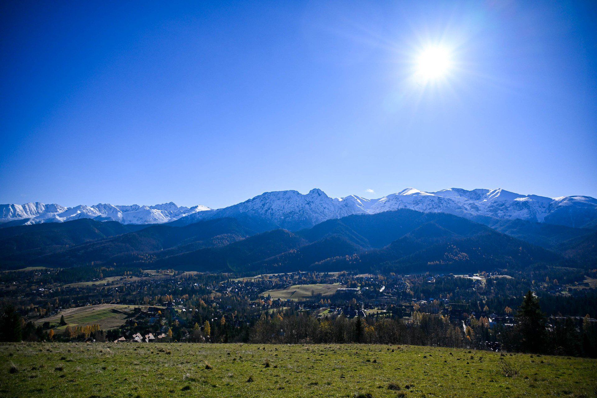 Słoneczna pogoda nad Tatrami