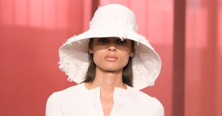 Trendy prosto z wybiegów. Co zobaczyliśmy na Fashion Weekach?
