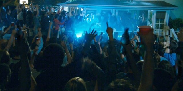 Przed imprezą piguła. Potem wódka. Modne imprezy małolatów