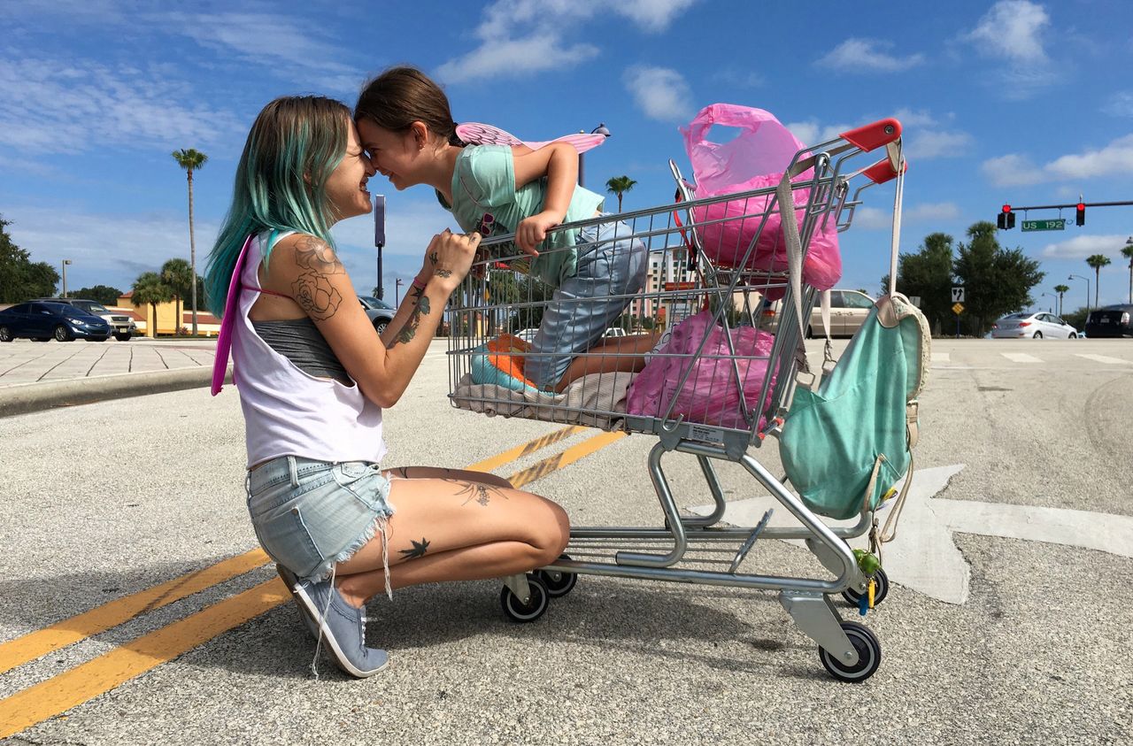 "The Florida Project”: Księżniczki Disneya z marginesu społecznego [RECENZJA]