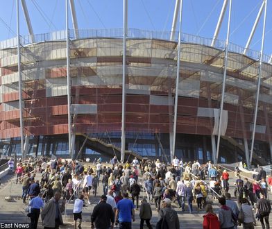 Warszawa. Mecz Polska-Austria. Ogromne korki. Zamknięta Saska Kępa