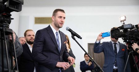 Kulisy programu "Kasta" w TVP.  Prowadzący ma problemy z prawem?