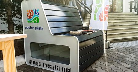 Ławeczka bookcrossingowa już działa