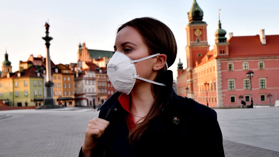 Od 16 kwietnia każdy będzie musiał na zewnątrz zasłaniać twarz
