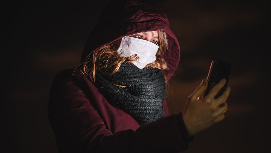 Kronawirus w Polsce. Maseczki ochronne dla Polaków. Minister zdrowia Łukasz Szumowski zmienia zdanie.