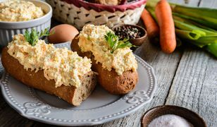 Pasta jajeczna i szybkie śniadanie gotowe