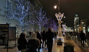 Warszawa gotowa na święta. Świąteczna iluminacja zachwyca przechodniów