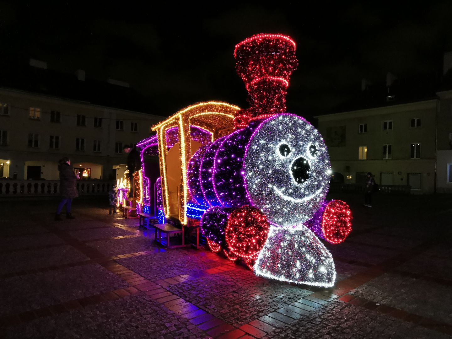 Warszawa. Świąteczna iluminacja 2019 otwarta 