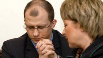 Bartosz Horodeczny w towarzystwie adwokatki
