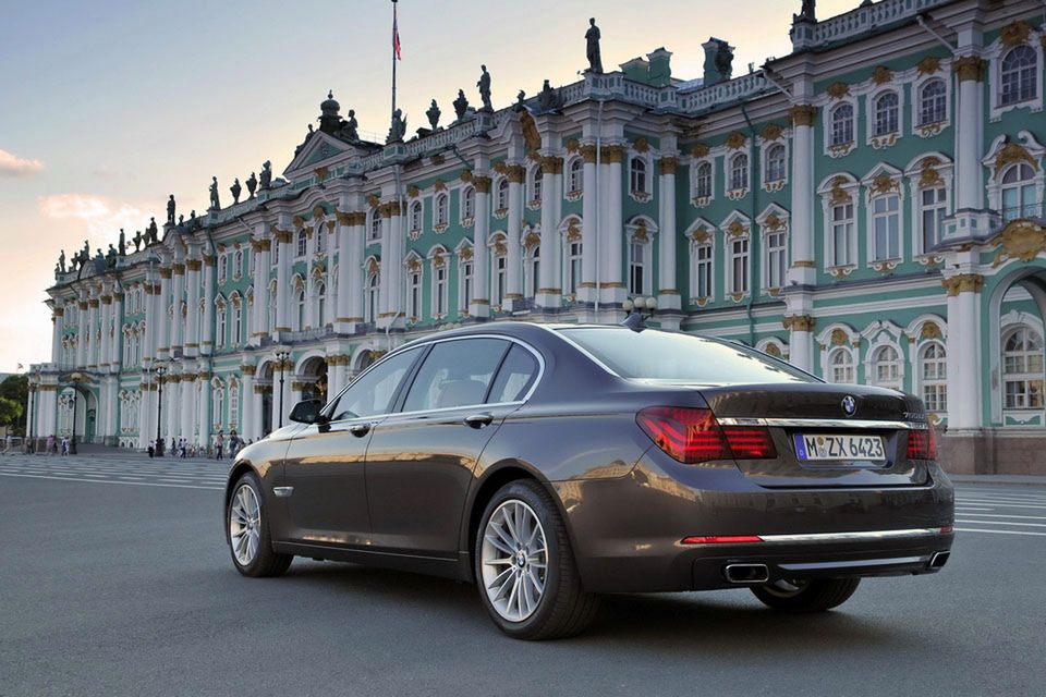 BMW serii 7 na rok 2013 - megagaleria niemieckiego okrętu flagowego 79