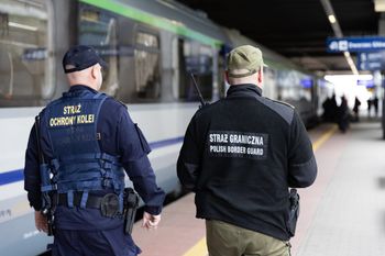 Warszawa: Zatrzymanie w pociągu do Berlina - poszukiwana za pranie pieniędzy w rękach służb