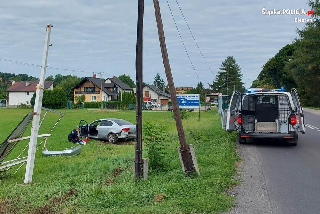 Śląskie. 30-latek ucieczkę przed policją zakończył w rowie.