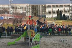 Jastrzębie Zdrój. Protest kibiców przeciwko obostrzeniom. Przyszli pod stadion