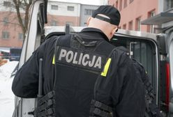 Śląskie. Rzucił się na syna, a potem z nożem kuchennym na policjantów