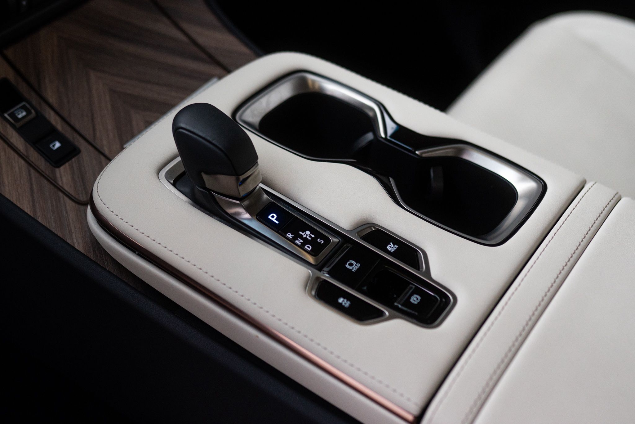 Lexus LM