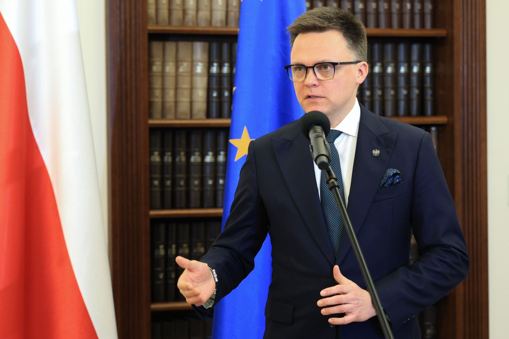 Rekordowa liczba parlamentarnych zespołów w Sejmie. Hołownia chce zmian